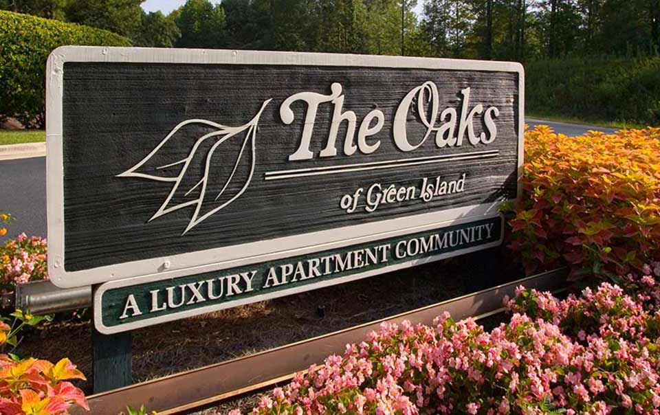 The Oak welcome sign